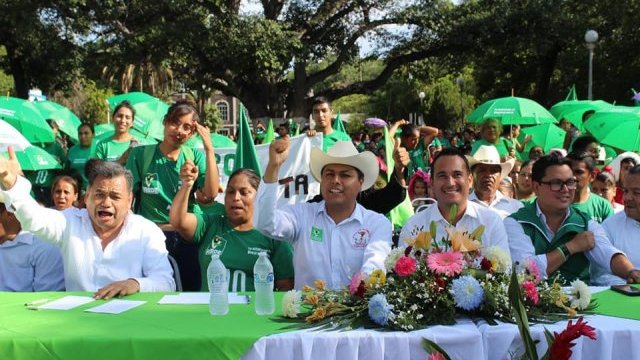 En su cierre de campaña, Lázaro Espinosa se compromete a llevar progreso a Jaumave