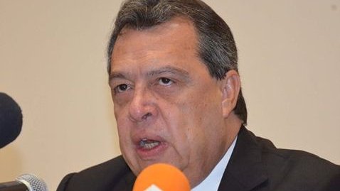 Ángel Aguirre renuncia al PRD y pide justicia pareja