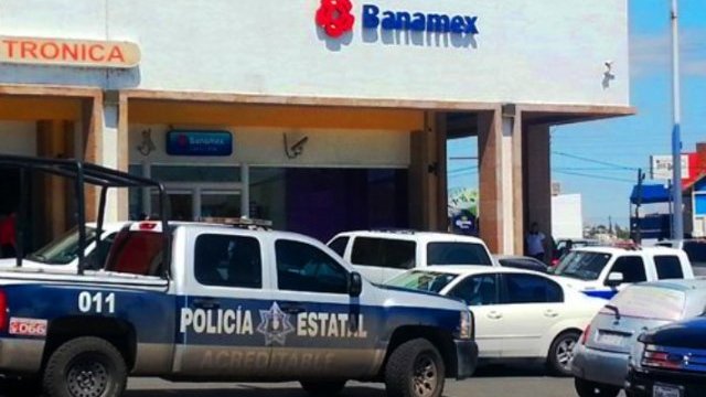 Asaltan a un cliente al salir de banco Banamex, en Chihuahua