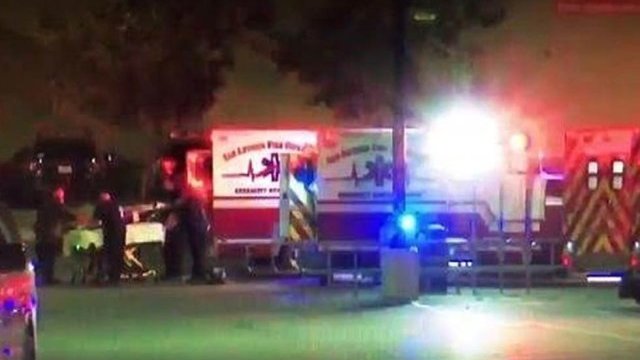 Hallan a ocho inmigrantes muertos en un camión en San Antonio