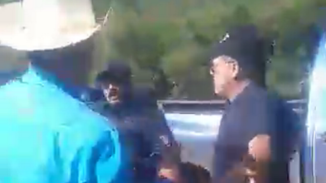 Pistola en mano, policías ministeriales disolvieron una protesta vs minera en Guazapares