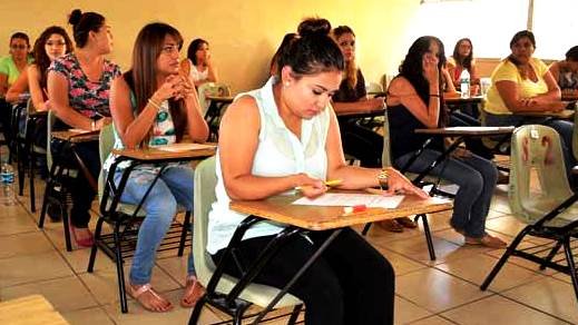 Aplican examen a 4 mil 733 maestros por plazas estatales