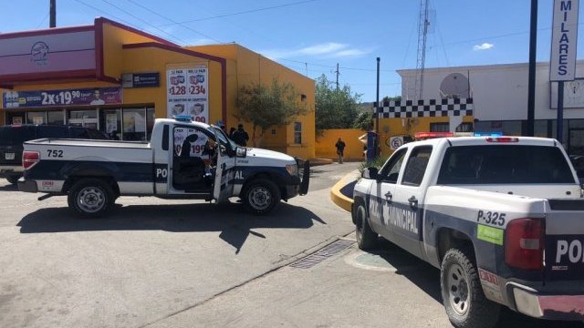 Ejecutan a un hombre en el autoservicio de una tienda, en Juárez