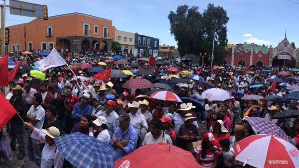 Marchan 15 mil antorchistas en Puebla 