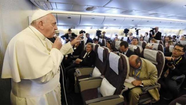 Los temas que el papa no tocó en México (y sí en el avión)