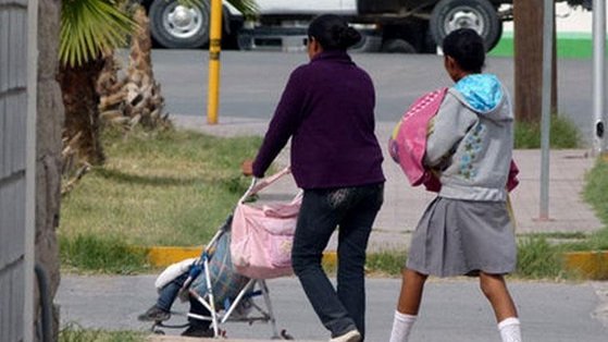 Al año, 280 mil adolescentes dejan estudios por embarazo en México