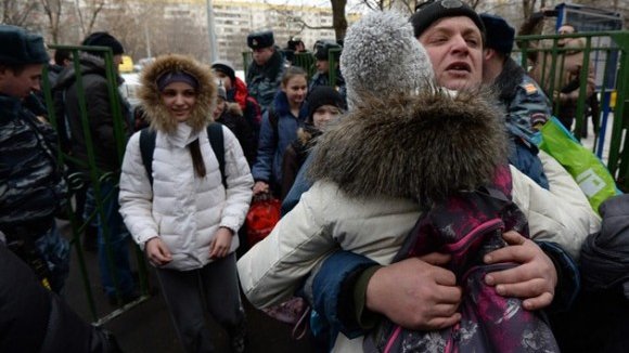 Dos muertos en tiroteo en una escuela moscovita