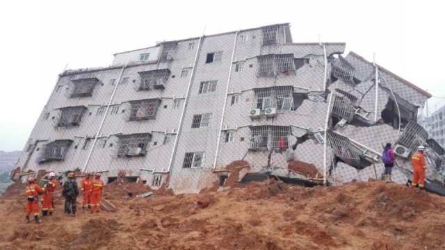Más de 30 edificios derrumbados por un alud en China