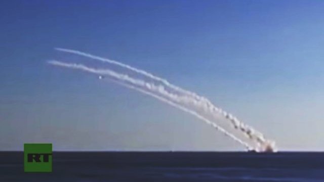 Rusia ataca las posiciones del EI con misiles lanzados desde submarino por primera vez
