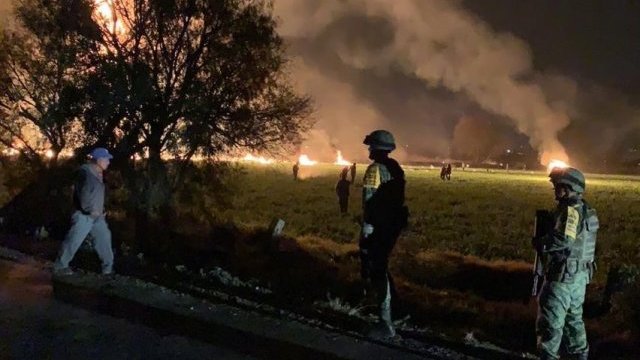 Suman ya 100 las víctimas por explosión en Tlahuelilpan