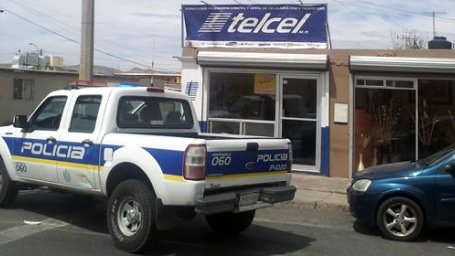 Se roban 12 mil pesos de tienda de celulares