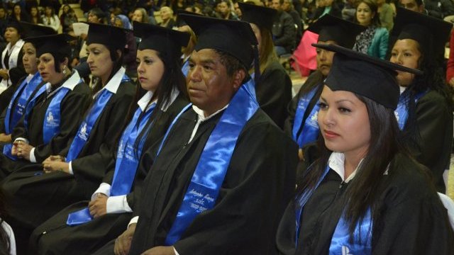 Se gradúa primera generación de Licenciatura en Educación Indígena