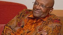 Pide Desmond Tutu enjuiciar a Bush y Blair por guerra en Irak