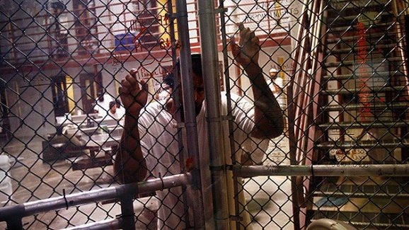 Asciende a cien la cifra de presos en huelga de hambre en Guantánamo