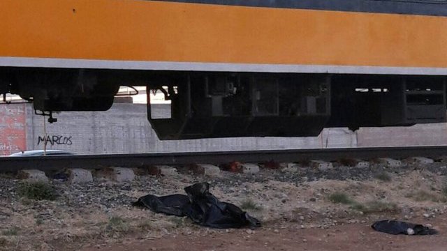 Madre y dos hijos se suicidan arrojándose a las vías del tren