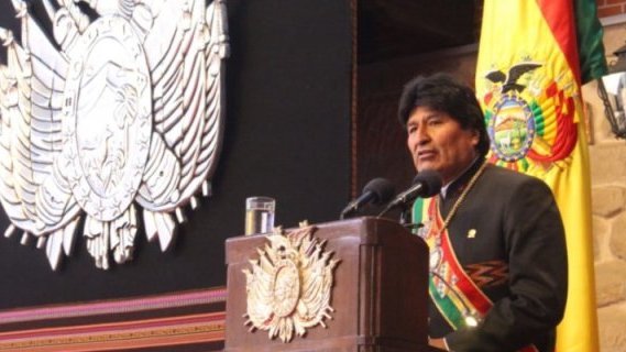 Bolivia dará doble pago de aguinaldos por crecimiento económico