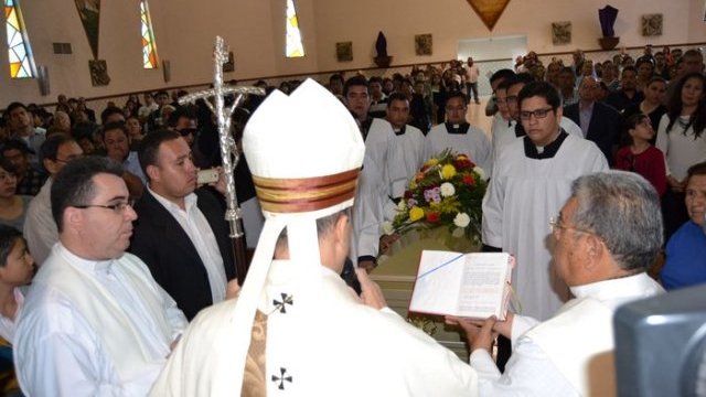 Dedica arzobispo Miranda misa en honor de seminarista asesinado