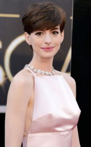 El corte de pelo de Anne Hathaway es nombrado como uno de los más influyentes de todos los tiempos