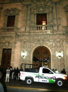 Bloqueo policial alrededor del Palacio de Gobierno