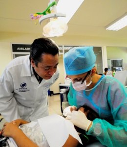 Ofrece Odontología a padres de familia "Clínica del Bebé" 