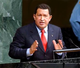 Reaparece Chávez y trata de calmar inquietudes