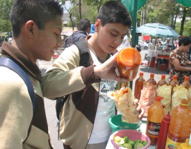 Cruzada para modificar hábitos alimenticios en centros escolares