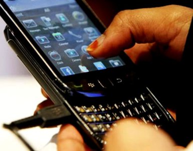 Compensarán a usuarios por caída del Blackberry