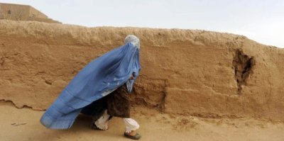 400 afganas víctimas de violencia, encarceladas por "crimen moral" 