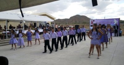 Festejaron su graduación, alumnos de primaria indígena en colonia de la periferia