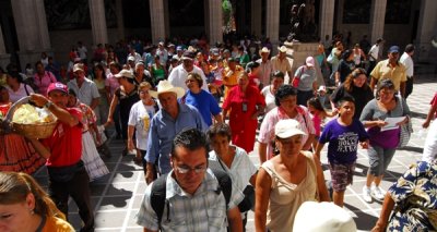 Se congregan 400 antorchistas en Palacio de Gobierno