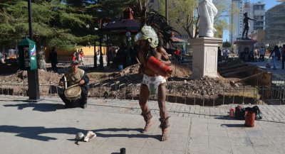 Danza azteca en pleno centro de Chihuahua