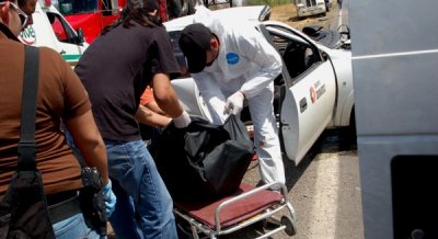 Vuelca mujer en el kilómetro 99 a Juárez y muere