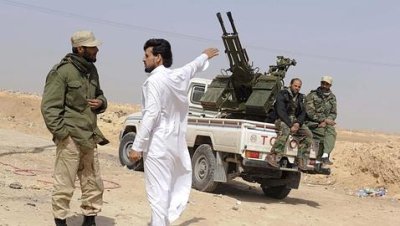 Contraataca Gadafi para recuperar territorio