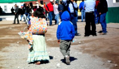 Niños tarahumaras en las calles 