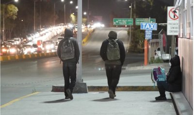 Adultos mexicanos cruzan la frontera una y otra vez para intentar llegar a Estados Unidos