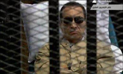 La justicia condena a Mubarak a cadena perpetua por la muerte de manifestantes