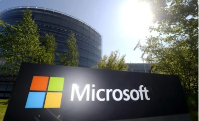 Microsoft contrató a Sting para cantar en Davos, mientras organizaba el despido de 10,000 personas