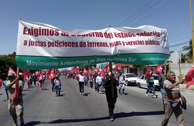 Marchan y piden atención del gobernador de Baja California Sur