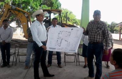 Inicia construcción y remodelación de espacios públicos en ejidos de Jaumuve