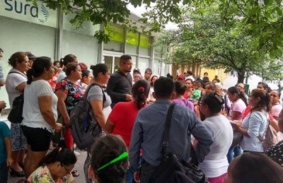 Protestan antorchistas en Bienestar Social de Nuevo León
