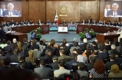 Llama Duarte a senadores a avalar reforma de mando único
