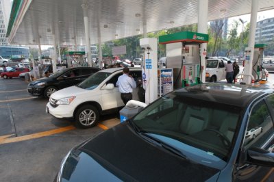 Amanece México con nuevo aumento a la gasolina 