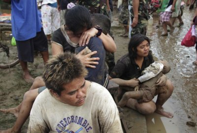 Filipinas busca a más de 800 desaparecidos por las inundaciones