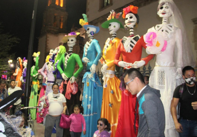 Desfilarán las Catrinas gigantes por las calles de Chihuahua, este 1 de noviembre