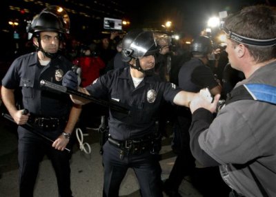 El movimiento Ocupa Los Ángeles resiste el intento de desalojo