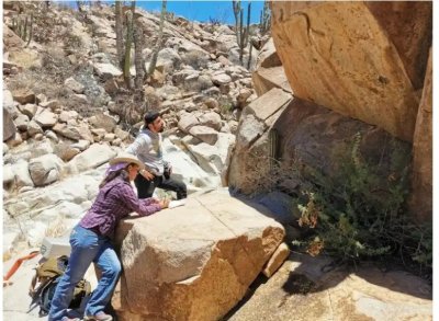INAH registra en El Rosario 10 nuevos sitios con petrograbados yumanos de tres mil años de antigüedad