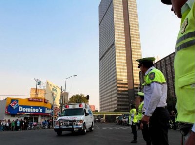 Elevan a 33 los muertos por explosión en Pemex