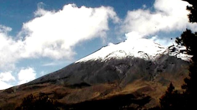 Registra Popocatépetl 93 exhalaciones y dos sismos