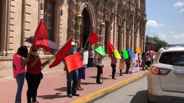 Regresaron los antorchistas al Palacio de Gobierno con la exigencia de apoyo alimentario
