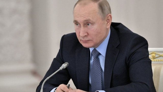 Putin suspende jornada laboral con pago salarial íntegro
